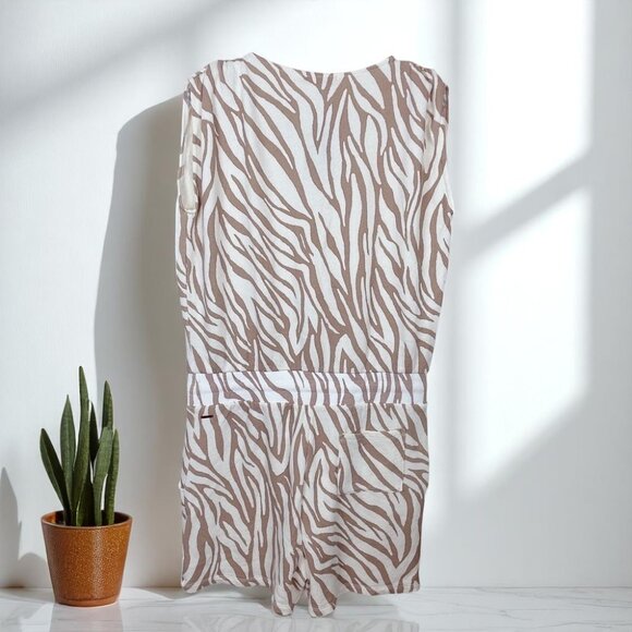 n:philanthropy Royce Romper in Tropical Abstract Taupe - Picture 3 of 5